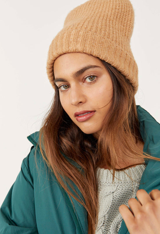 Free People - Winnie Waffle Beanie Camel