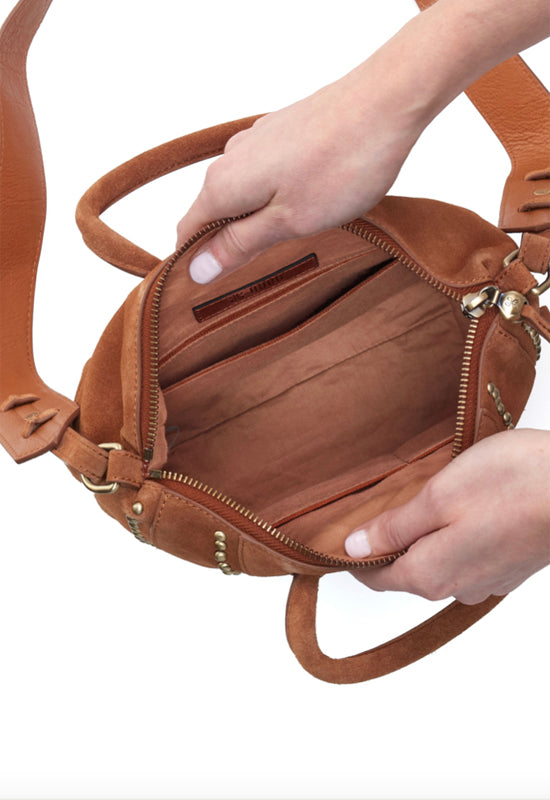 Hobo - Maggie Crossbody Caramel Suede