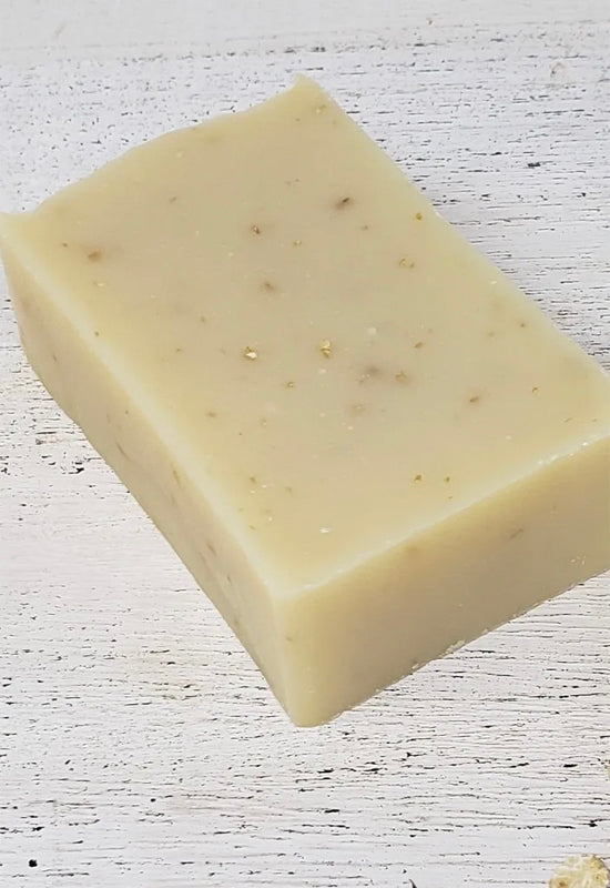 Pocasset Naturals - Goats Milk Lavender Oatmeal Soap Bar 4oz