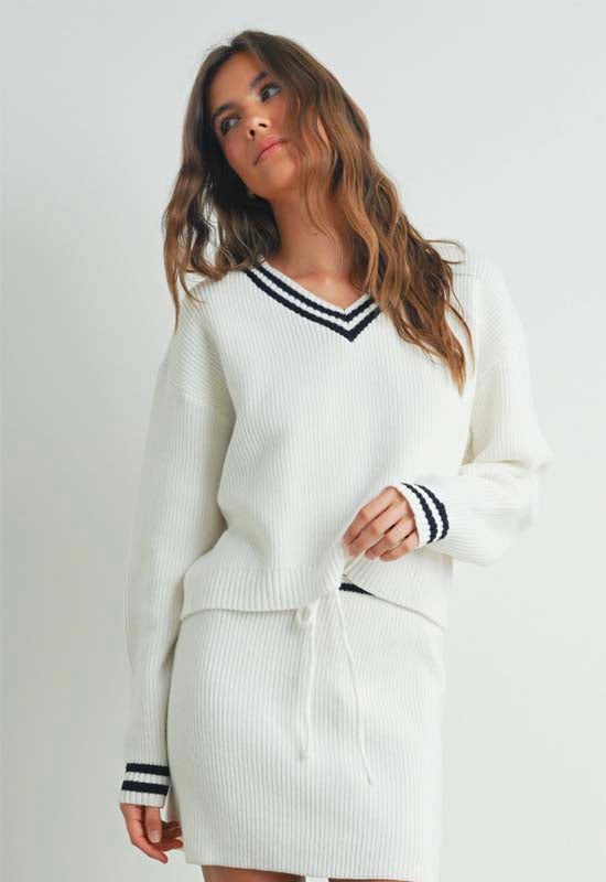 V-Neck Sweater Cream