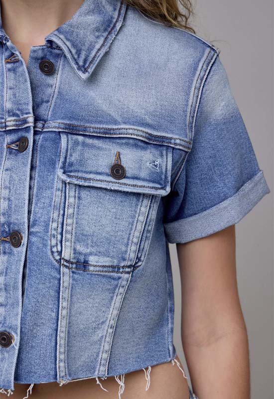 Hidden - Cropped Stretch Trucker Denim Jacket Medium Wash